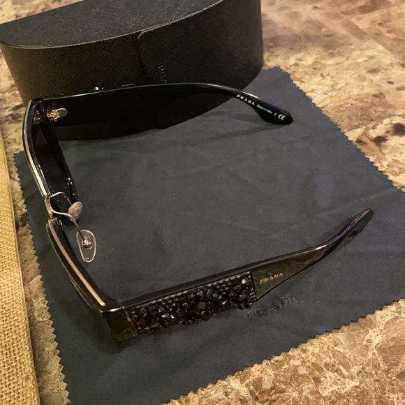 Prada Black and Gold Beaded Sunglasses Runway Spring Summer Collection - Picture 4 of 12